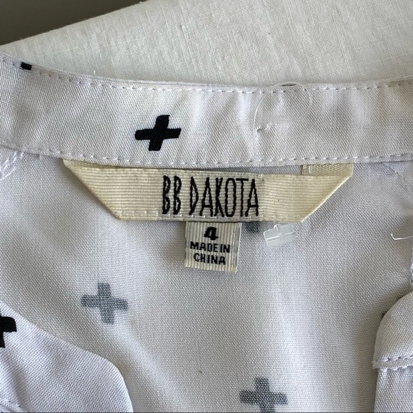 BB Dakota Crosses Print Fit & Flair Sleeveless Dress Openwork - Picture 7 of 15